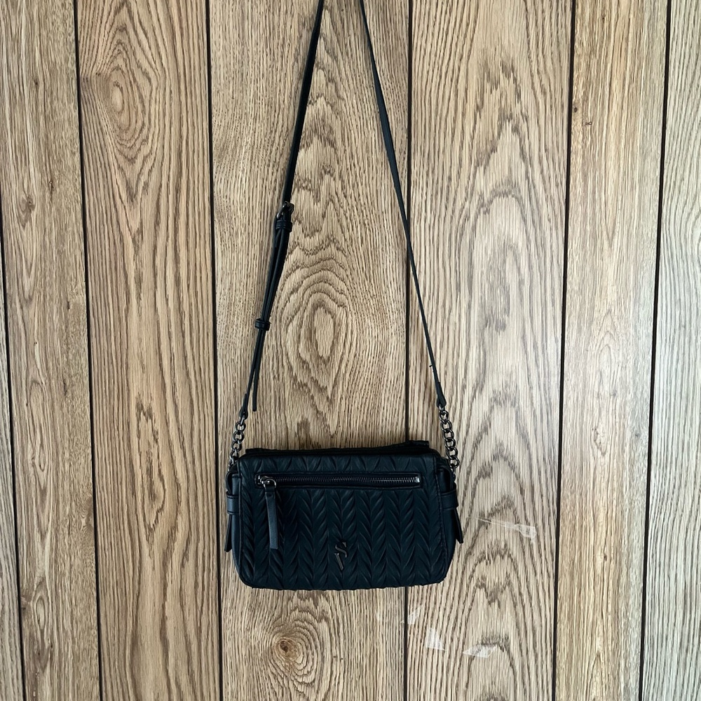 Simply Vera Vera Wang Black Chevron Crossbody Bag
